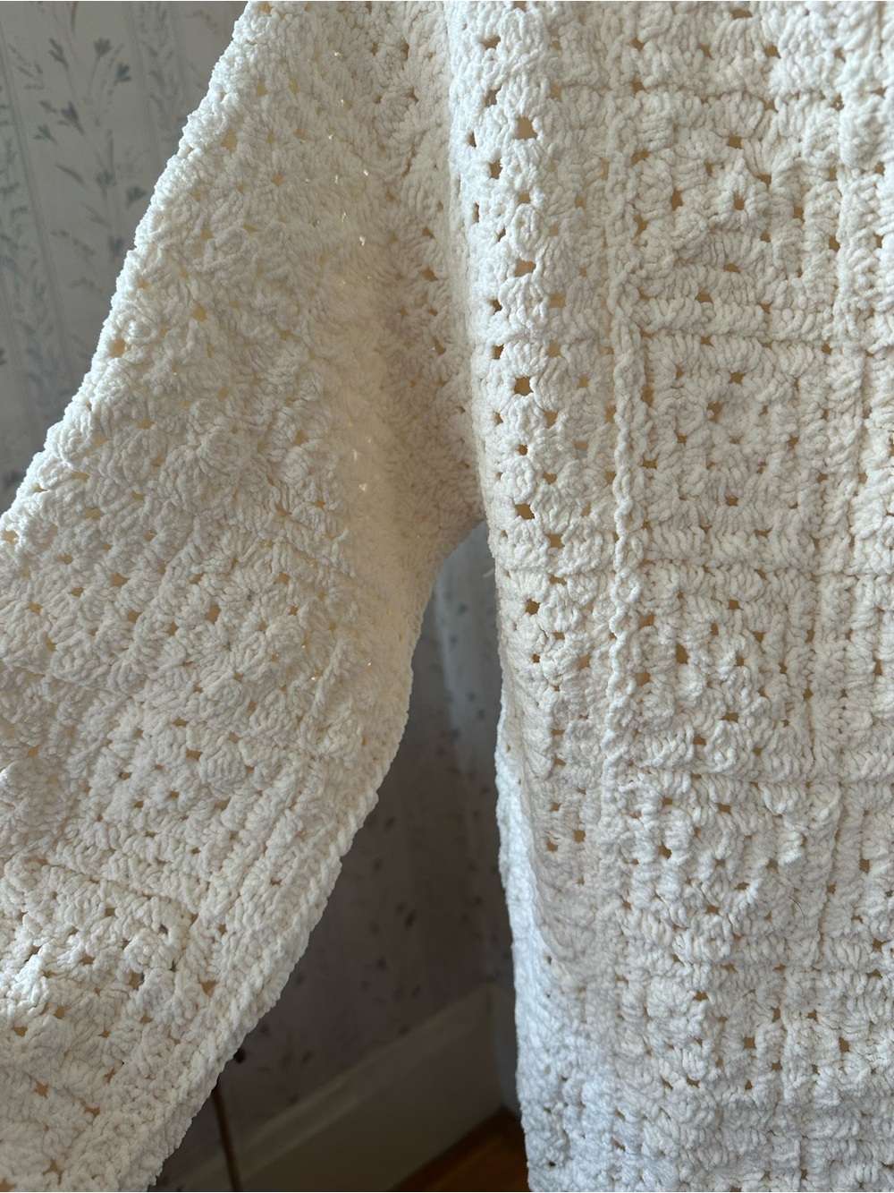 POL Cream Crochet Sweater - Picture 6 of 12